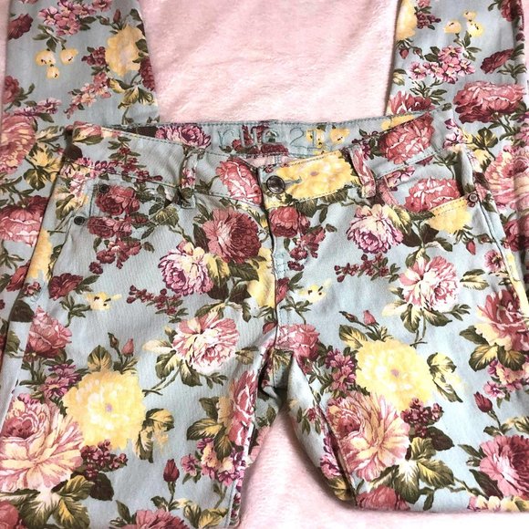 Spring Jeans - Picture 5 of 7